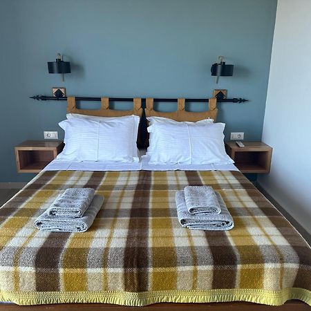 Elea Guesthouse Himare Exteriör bild