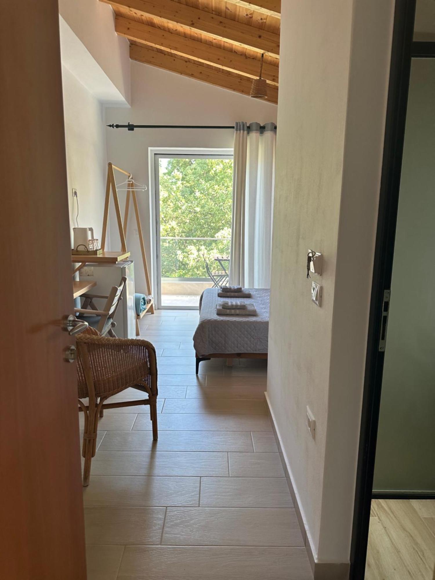 Elea Guesthouse Himare Exteriör bild