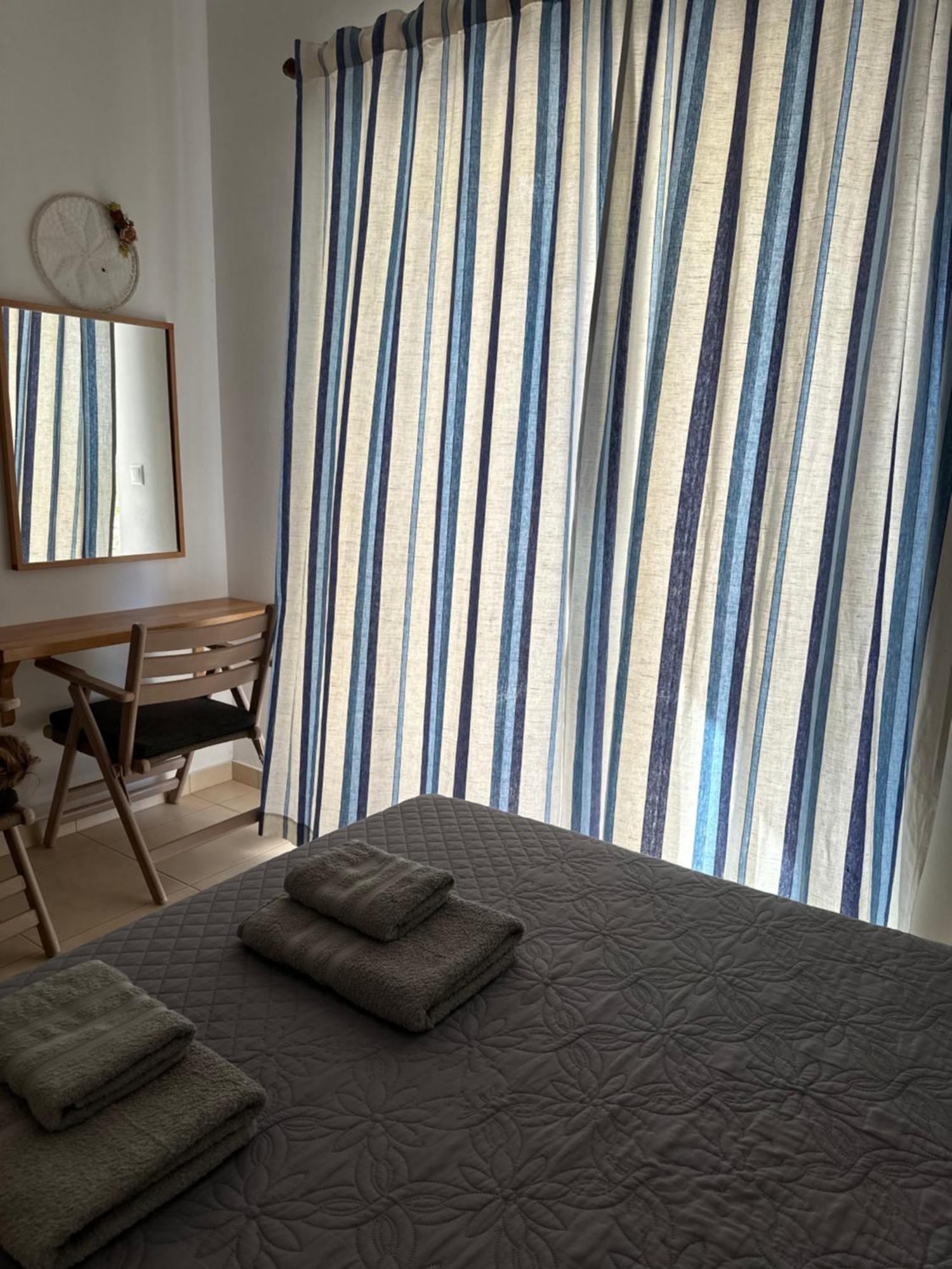 Elea Guesthouse Himare Exteriör bild