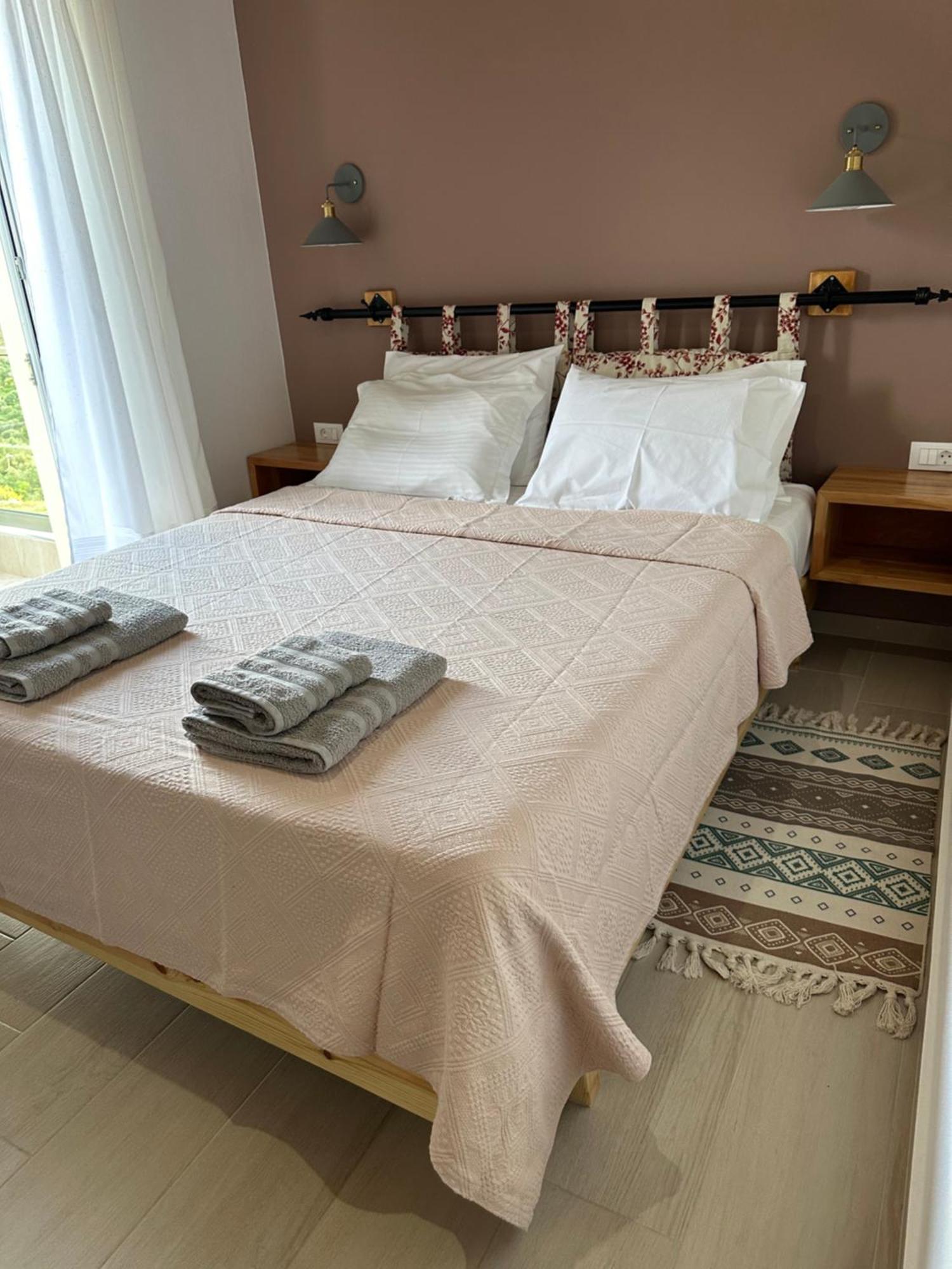 Elea Guesthouse Himare Exteriör bild